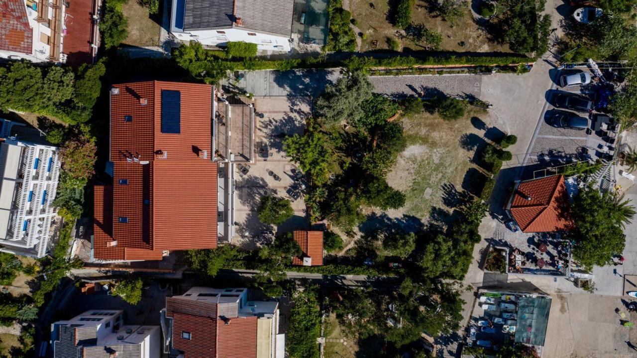 Apartments Vesela Banjol Екстер'єр фото